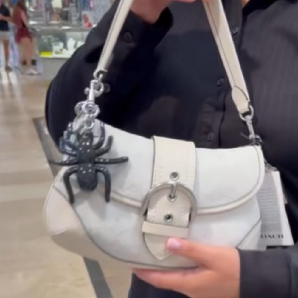 Coach Spider Bag Charm NWT CAX79 - ๐๐จ๐ฅ๐ ๐๐ฎ๐ญ ๐๐๐ซ๐จ๐ฌ๐ฌ ๐๐จ๐๐๐ก! - Picture 11 of 13